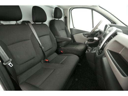 Renault Trafic 1.6 dCi L2H1 Glasresteel Airco Cruise Navi Glasauto 3 Persoons Elektrpakket Imperiaal Trekhaak ActivLease financial lease