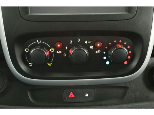 Renault Trafic 1.6 dCi T29 L2H1 Airco Camera Cruise 3 Persoons PDC Stoelverw. Elektrpakket Trekhaak ActivLease financial lease