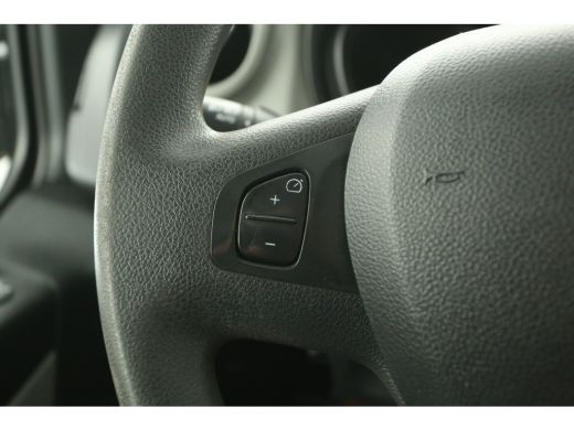 Renault Trafic 1.6 dCi T29 L2H1 Airco Camera Cruise 3 Persoons PDC Stoelverw. Elektrpakket Trekhaak ActivLease financial lease