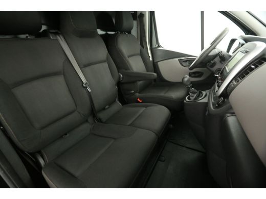 Renault Trafic 1.6 dCi T29 L2H1 Airco Camera Cruise 3 Persoons PDC Stoelverw. Elektrpakket Trekhaak ActivLease financial lease