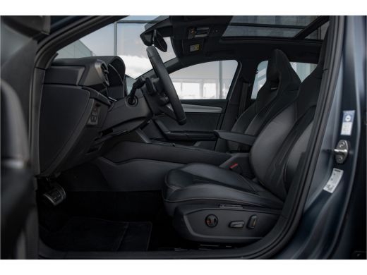 Seat Leon Sportstourer 1.4 e-Hybrid VZ Business | Vol. Leder | Panoramadak | Carplay | Camera ActivLease financial lease