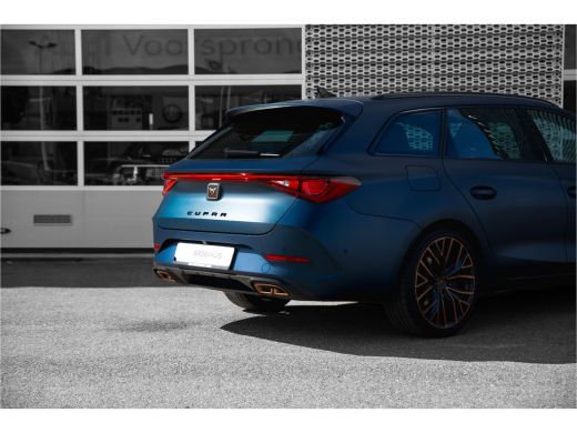 Seat Leon Sportstourer 1.4 e-Hybrid VZ Business | Vol. Leder | Panoramadak | Carplay | Camera ActivLease financial lease