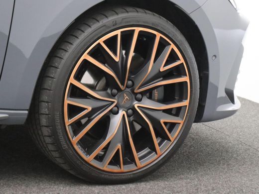 Seat Leon Sportstourer 1.4 e-Hybrid VZ Performance 245PK DSG full led, panoramdak, adaptive cruise, side assist, stuur-s... ActivLease financial lease