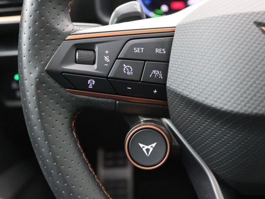 Seat Leon Sportstourer 1.4 e-Hybrid VZ Performance 245PK DSG full led, panoramdak, adaptive cruise, side assist, stuur-s... ActivLease financial lease