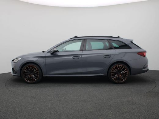 Seat Leon Sportstourer 1.4 e-Hybrid VZ Performance 245PK DSG full led, panoramdak, adaptive cruise, side assist, stuur-s... ActivLease financial lease