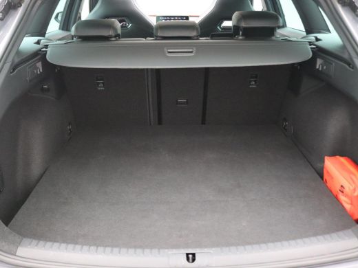 Seat Leon Sportstourer 1.4 e-Hybrid VZ Performance 245PK DSG full led, panoramdak, adaptive cruise, side assist, stuur-s... ActivLease financial lease