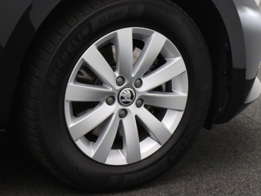 Skoda Superb Combi 1.4 TSI iV Business Edition Plus 218PK DSG full led, trekhaak, cruise control met travel as... ActivLease financial lease