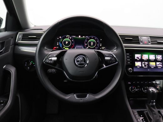 Skoda Superb Combi 1.4 TSI iV Business Edition Plus 218PK DSG full led, trekhaak, cruise control met travel as... ActivLease financial lease