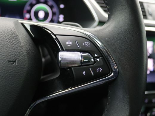 Skoda Superb Combi 1.4 TSI iV Business Edition Plus 218PK DSG full led, trekhaak, cruise control met travel as... ActivLease financial lease
