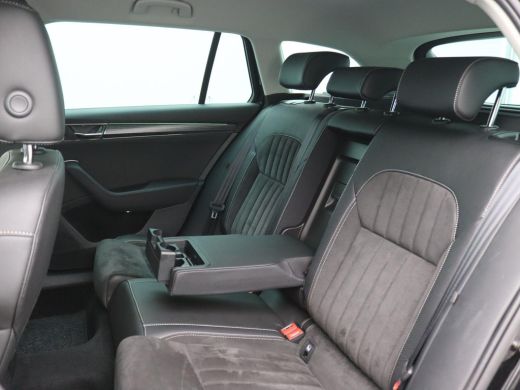 Skoda Superb Combi 1.4 TSI iV Business Edition Plus 218PK DSG full led, trekhaak, cruise control met travel as... ActivLease financial lease