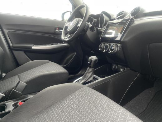 Suzuki Swift 1.2 Style Smart Hybrid Automaat | Climate Control | Navigatiesysteem | Stoelverwarming | Achterui... ActivLease financial lease