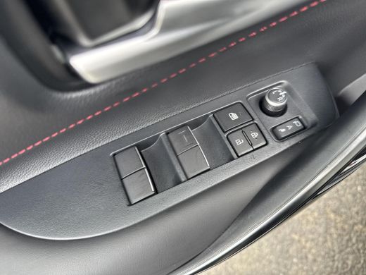 Toyota Corolla Touring Sports Hybrid 200 GR Sport | 06-10141018 Voor meer informatie ActivLease financial lease