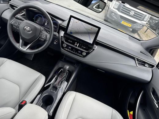 Toyota Corolla Touring Sports Hybrid 200 GR Sport | 06-10141018 Voor meer informatie ActivLease financial lease