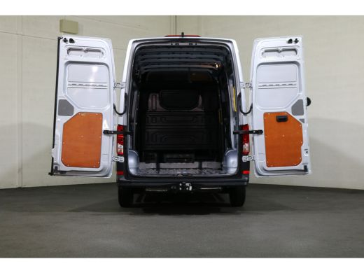 Volkswagen Crafter 2.0 TDI 140pk L3 H3 Automaat Airco Navigatie Trekhaak ActivLease financial lease