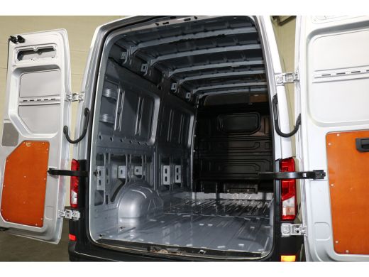 Volkswagen Crafter 2.0 TDI 140pk L3 H3 Automaat Airco Navigatie Trekhaak ActivLease financial lease
