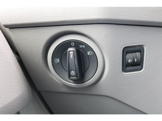 Volkswagen Crafter 2.0 TDI 140pk L3 H3 Automaat Airco Navigatie Trekhaak ActivLease financial lease