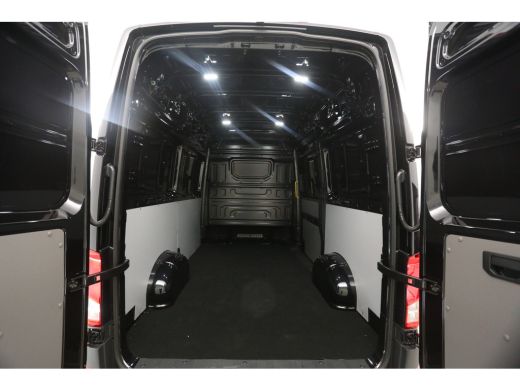 Volkswagen Crafter 2.0 TDI DSG HIGHLINE EXCLUSIVE L3H3 | FACELIFT MODEL | BPM VRIJ | NIEUW 3000KG TREKHAAK VIRTUAL A... ActivLease financial lease