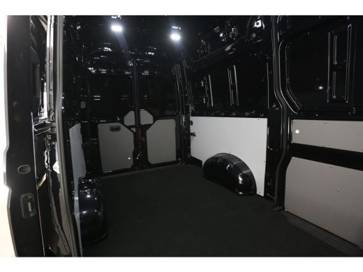 Volkswagen Crafter 2.0 TDI DSG HIGHLINE EXCLUSIVE L3H3 | FACELIFT MODEL | BPM VRIJ | NIEUW 3000KG TREKHAAK VIRTUAL A... ActivLease financial lease