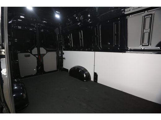 Volkswagen Crafter 2.0 TDI DSG HIGHLINE EXCLUSIVE L3H3 | FACELIFT MODEL | BPM VRIJ | NIEUW 3000KG TREKHAAK VIRTUAL A... ActivLease financial lease