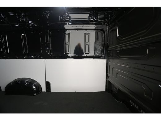 Volkswagen Crafter 2.0 TDI DSG HIGHLINE EXCLUSIVE L3H3 | FACELIFT MODEL | BPM VRIJ | NIEUW 3000KG TREKHAAK VIRTUAL A... ActivLease financial lease