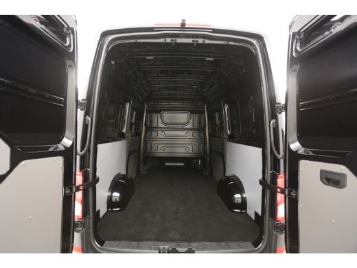 Volkswagen Crafter 2.0 TDI DSG HIGHLINE EXCLUSIVE L3H3 | FACELIFT MODEL | BPM VRIJ | NIEUW 3000KG TREKHAAK VIRTUAL A... ActivLease financial lease
