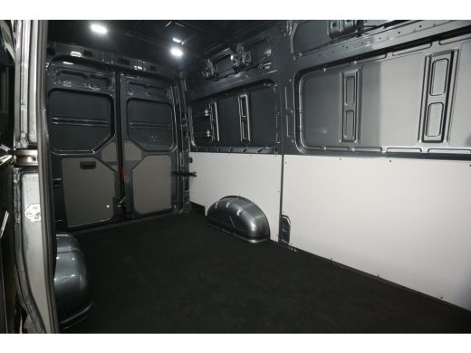 Volkswagen Crafter 2.0 TDI DSG HIGHLINE EXCLUSIVE L3H3 | FACELIFT MODEL | BPM VRIJ | NIEUW 3000KG TREKHAAK VIRTUAL A... ActivLease financial lease
