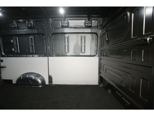 Volkswagen Crafter 2.0 TDI DSG HIGHLINE EXCLUSIVE L3H3 | FACELIFT MODEL | BPM VRIJ | NIEUW 3000KG TREKHAAK VIRTUAL A... ActivLease financial lease