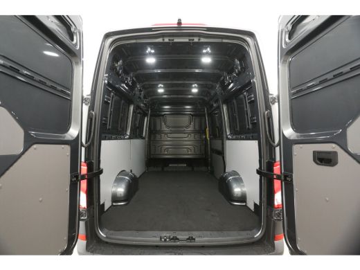 Volkswagen Crafter 2.0 TDI DSG HIGHLINE EXCLUSIVE L3H3 | FACELIFT MODEL | BPM VRIJ | NIEUW 3000KG TREKHAAK VIRTUAL A... ActivLease financial lease