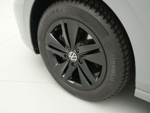 Volkswagen Golf 1.0 TSI 110pk Life Navigatie Pdc Acc Lm Velgen 281 ActivLease financial lease