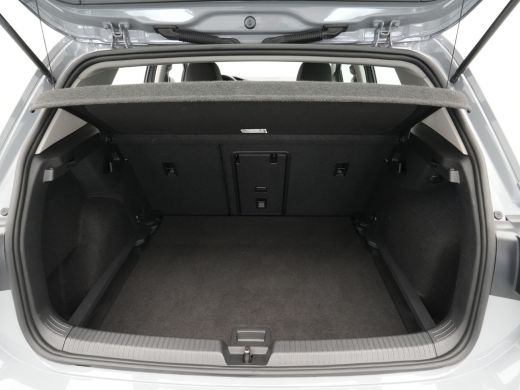 Volkswagen Golf 1.0 TSI 110pk Life Navigatie Pdc Acc Lm Velgen 281 ActivLease financial lease