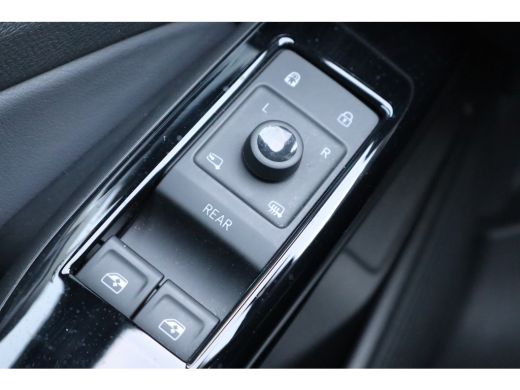 Volkswagen ID.4 Pro 77 kWh | Cruise Control | Achteruitrijcamera | Navigatie | Stoelverwarming | ActivLease financial lease