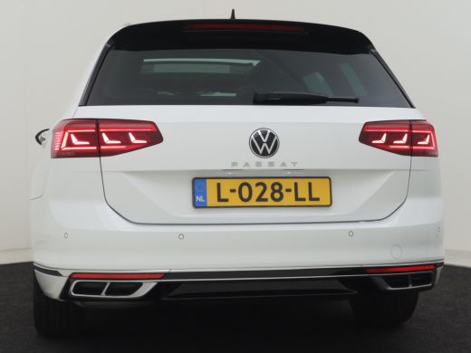 Volkswagen Passat Variant 1.5 TSI R-Line Business + Automaat/DSG | 100% Dealeronderhouden | Panorama-dak | Trekhaak... ActivLease financial lease