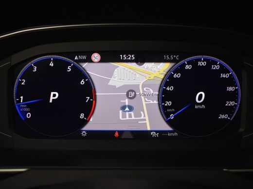 Volkswagen Passat Variant 1.5 TSI R-Line Business + Automaat/DSG | 100% Dealeronderhouden | Panorama-dak | Trekhaak... ActivLease financial lease