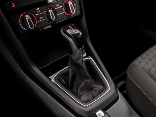 Volkswagen T-Cross 1.0 TSI Sport Automaat (APPLE CARPLAY, ADAPTIVE CRUISE, SPORTSTOELEN, ELEK PAKKET, LM VELGEN, ARM... ActivLease financial lease