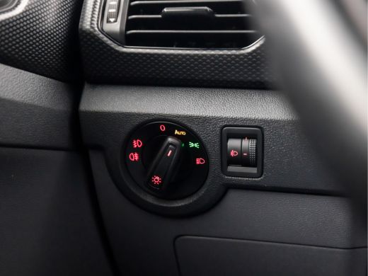 Volkswagen T-Cross 1.0 TSI Sport Automaat (APPLE CARPLAY, ADAPTIVE CRUISE, SPORTSTOELEN, ELEK PAKKET, LM VELGEN, ARM... ActivLease financial lease