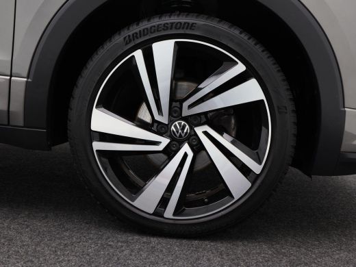 Volkswagen T-Cross 1.5 TSi 150 Pk Automaat R-Line | Full LED | Navigatie | Camera | 18 Inch | Privacy Glass | Adapti... ActivLease financial lease