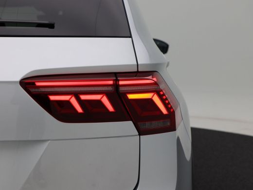 Volkswagen Tiguan 1.5 TSi 150 Pk Automaat R-Line Business+ | Full LED | Panoramadak | Black Style | Camera | Naviga... ActivLease financial lease
