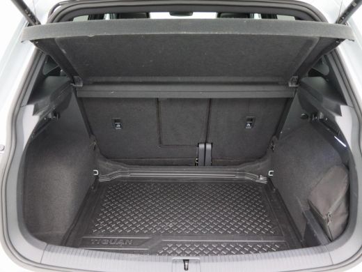 Volkswagen Tiguan 1.5 TSi 150 Pk Automaat R-Line Business+ | Full LED | Panoramadak | Black Style | Camera | Naviga... ActivLease financial lease