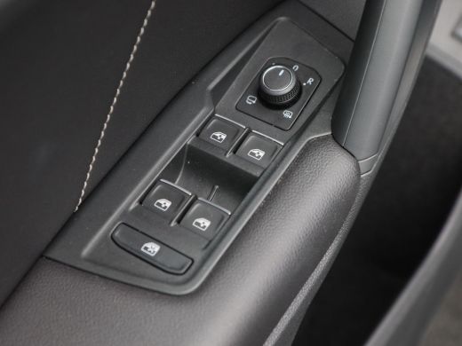 Volkswagen Tiguan 1.5 TSi 150 Pk Automaat R-Line Business+ | Full LED | Panoramadak | Black Style | Camera | Naviga... ActivLease financial lease