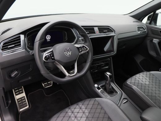 Volkswagen Tiguan 1.5 TSi 150 Pk Automaat R-Line Business+ | Full LED | Panoramadak | Black Style | Camera | Naviga... ActivLease financial lease