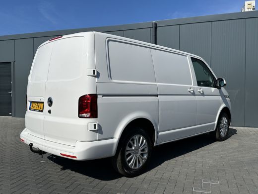 Volkswagen Transporter 2.0 TDI / L1H1 / BULLI / TREKHAAK / VIRTUAL / SOFTCLOSE / CAMERA / ADAPTIVE CRUISE / CARPLAY ActivLease financial lease