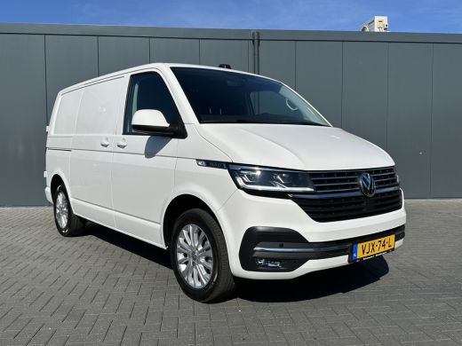 Volkswagen Transporter 2.0 TDI / L1H1 / BULLI / TREKHAAK / VIRTUAL / SOFTCLOSE / CAMERA / ADAPTIVE CRUISE / CARPLAY ActivLease financial lease