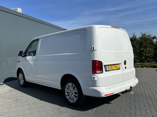 Volkswagen Transporter 2.0 TDI / L1H1 / BULLI / TREKHAAK / VIRTUAL / SOFTCLOSE / CAMERA / ADAPTIVE CRUISE / CARPLAY ActivLease financial lease