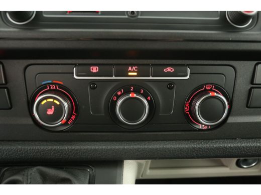 Volkswagen Transporter 2.0 TDI L2H1 150PK DSG Automaat Airco Cruise Camera 3 Persoons LED PDC Trekhaak ActivLease financial lease