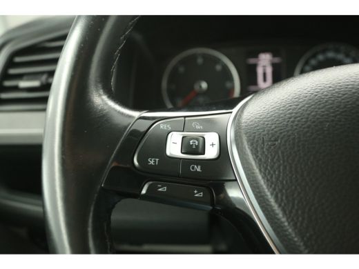 Volkswagen Transporter 2.0 TDI L2H1 150PK DSG Automaat Airco Cruise Camera 3 Persoons LED PDC Trekhaak ActivLease financial lease