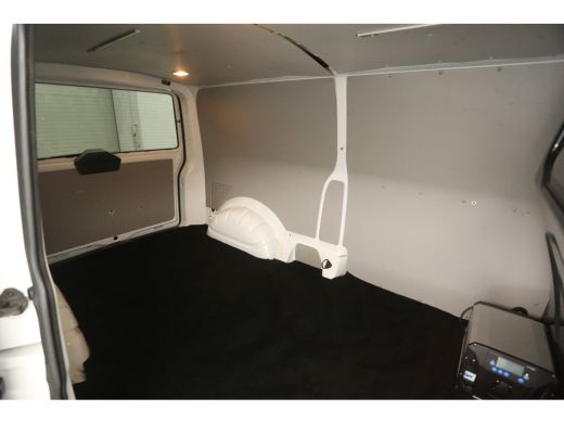 Volkswagen Transporter 2.0 TDI L2H1 150PK DSG Automaat Airco Cruise Camera 3 Persoons LED PDC Trekhaak ActivLease financial lease