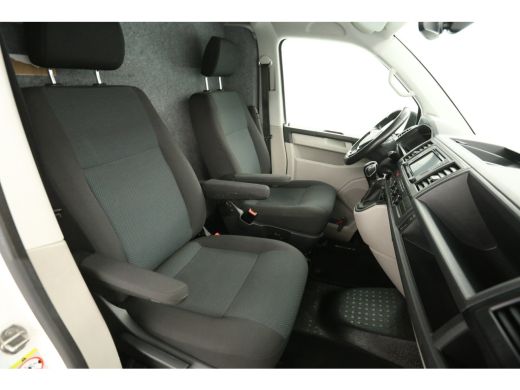Volkswagen Transporter 2.0 TDI L2H1 150PK DSG Automaat Airco Cruise Carplay Navigatie PDC Elektrpakket ActivLease financial lease