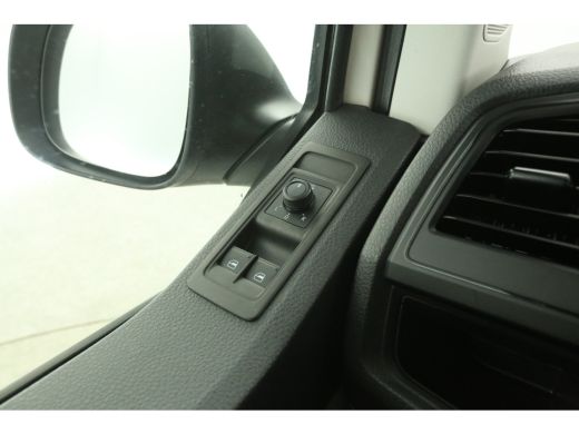 Volkswagen Transporter 2.0 TDI L2H1 150PK DSG Automaat Airco Cruise Carplay Navigatie PDC Elektrpakket ActivLease financial lease