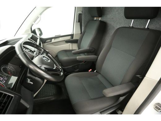 Volkswagen Transporter 2.0 TDI L2H1 150PK DSG Automaat Airco Cruise Carplay Navigatie PDC Elektrpakket ActivLease financial lease