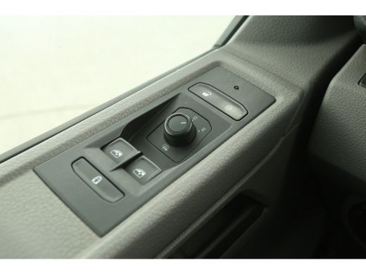 Volkswagen Transporter 2.0 TDI L2H1 Airco Cruise Carplay 2xSchuifdeur Navigatie PDC 3 Persoons Elektrpakket ActivLease financial lease